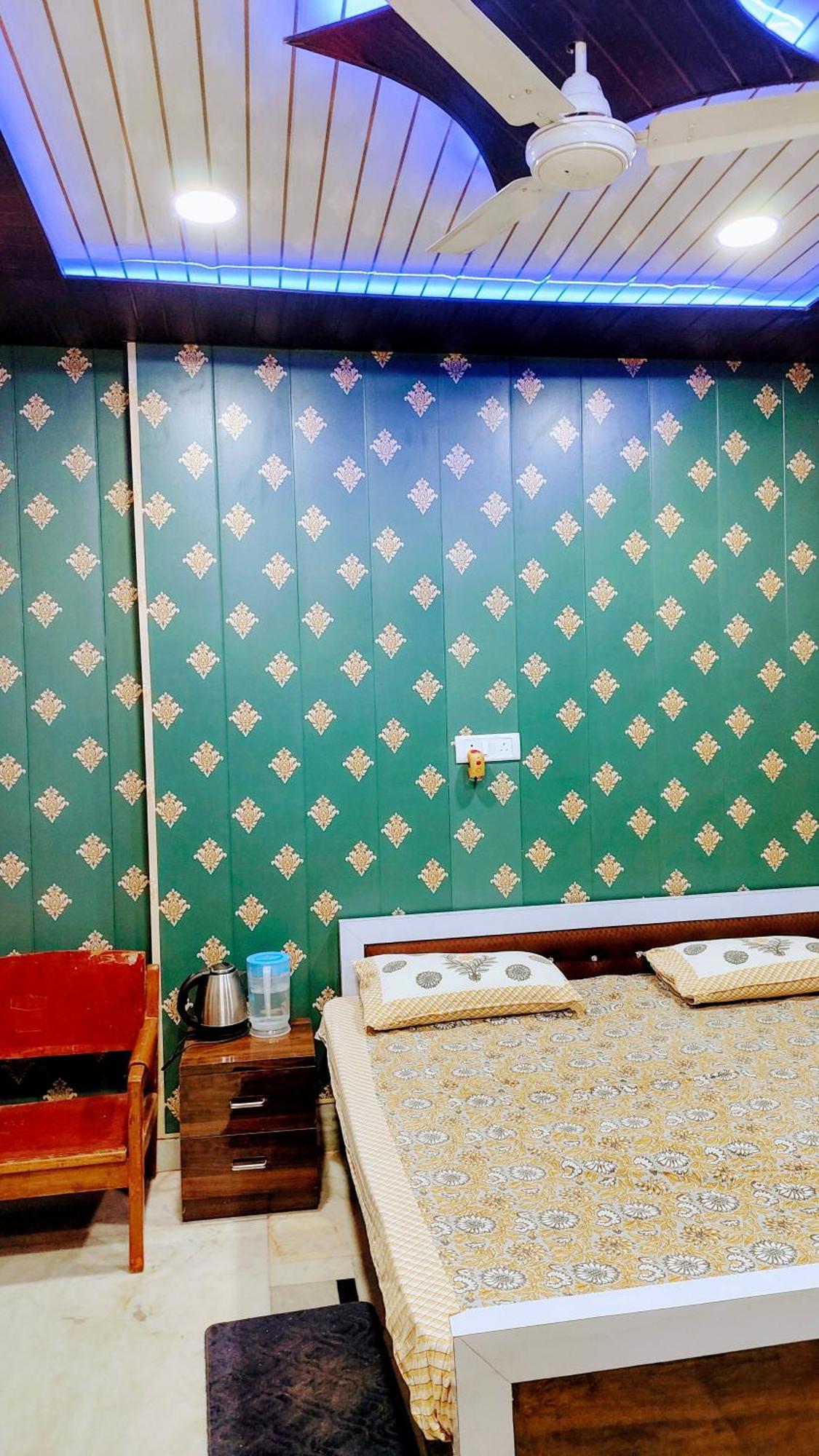 Hotel Raju Homestay Ayodhya 150 Meters From Shree Ram Janmbhoomi Temple 200 Meters From Ayodhya Dham Railway Station Esterno foto