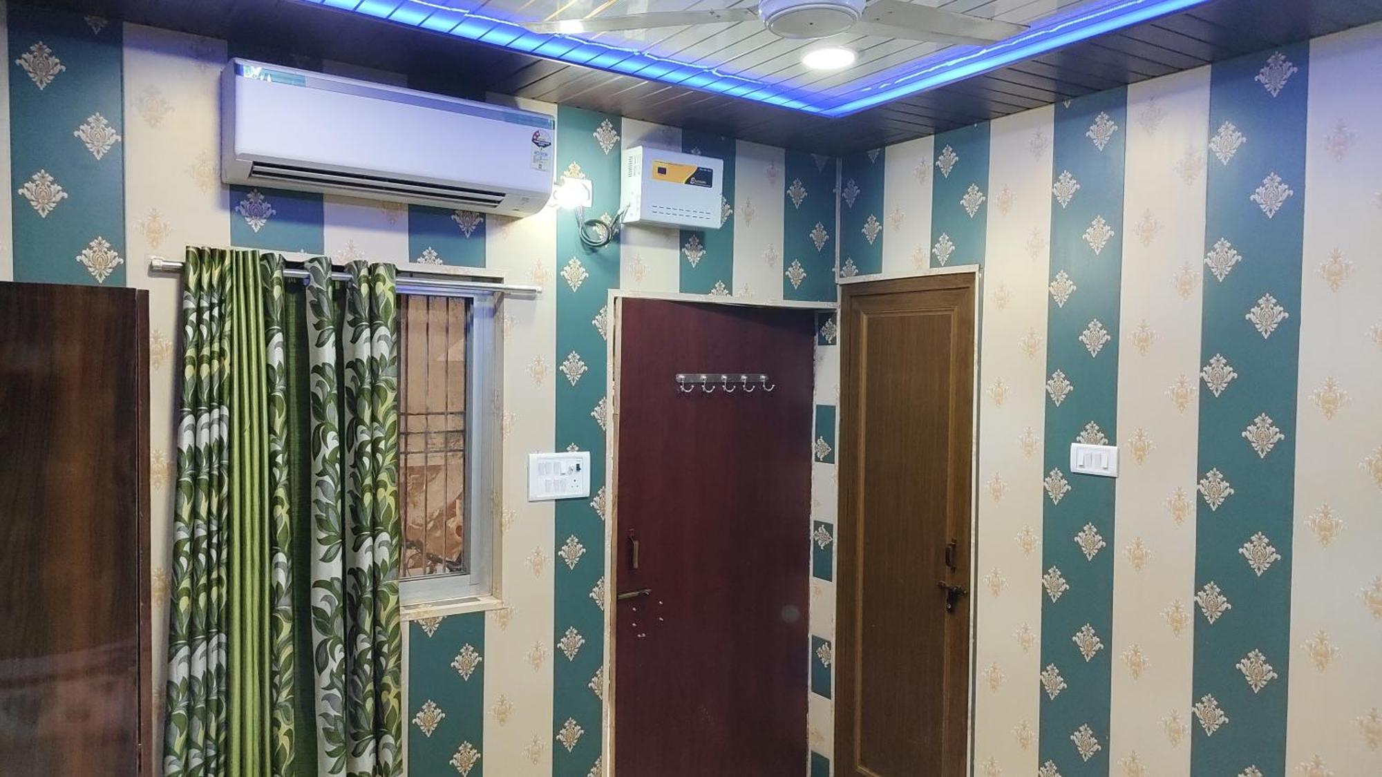 Hotel Raju Homestay Ayodhya 150 Meters From Shree Ram Janmbhoomi Temple 200 Meters From Ayodhya Dham Railway Station Esterno foto