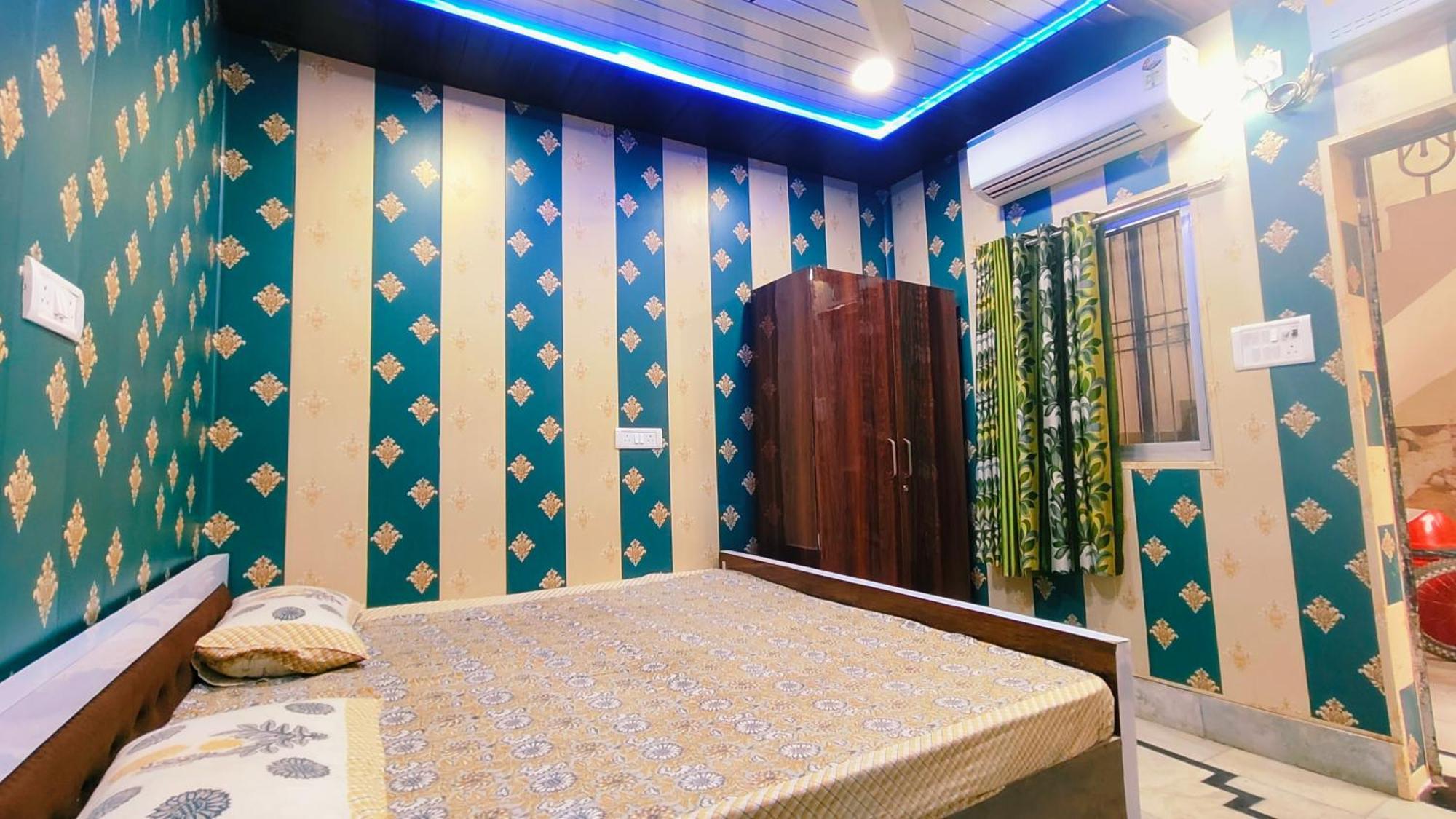 Hotel Raju Homestay Ayodhya 150 Meters From Shree Ram Janmbhoomi Temple 200 Meters From Ayodhya Dham Railway Station Esterno foto
