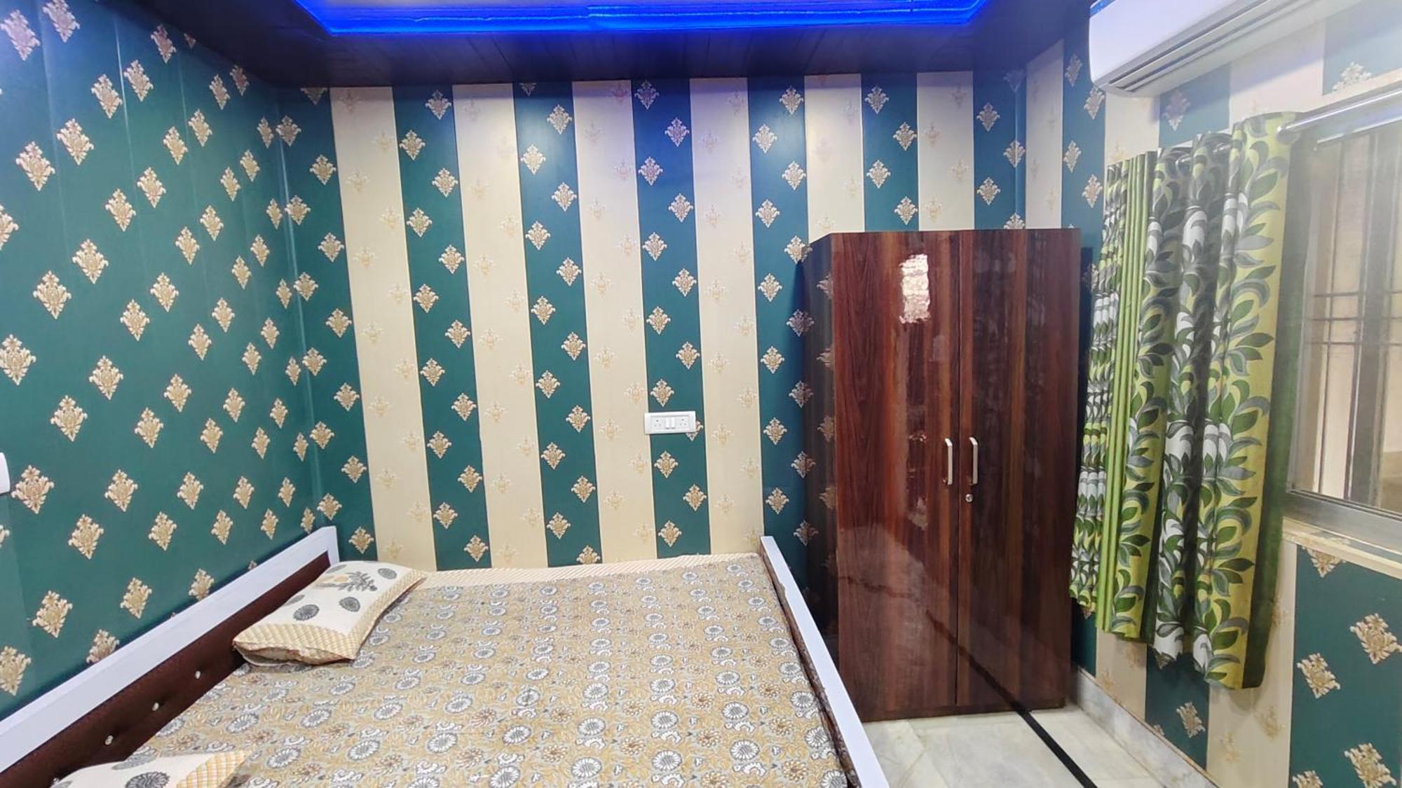 Hotel Raju Homestay Ayodhya 150 Meters From Shree Ram Janmbhoomi Temple 200 Meters From Ayodhya Dham Railway Station Esterno foto
