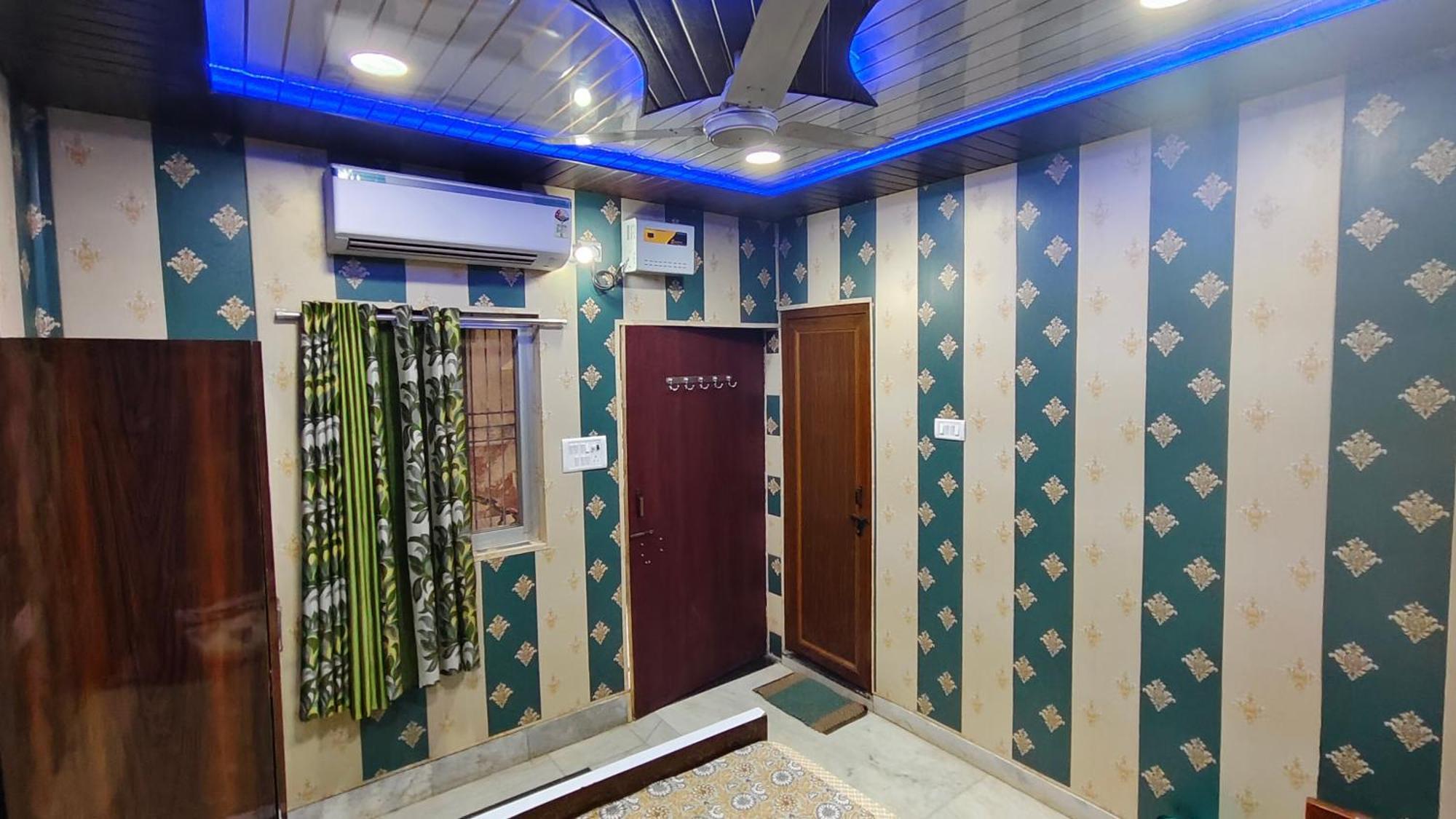 Hotel Raju Homestay Ayodhya 150 Meters From Shree Ram Janmbhoomi Temple 200 Meters From Ayodhya Dham Railway Station Esterno foto